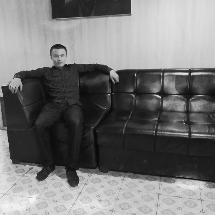  24937986  Sardorbek, 25 ,    