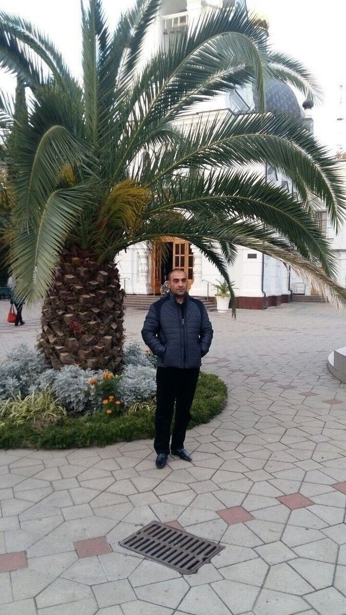  8405666  GEGAM, 42 ,    