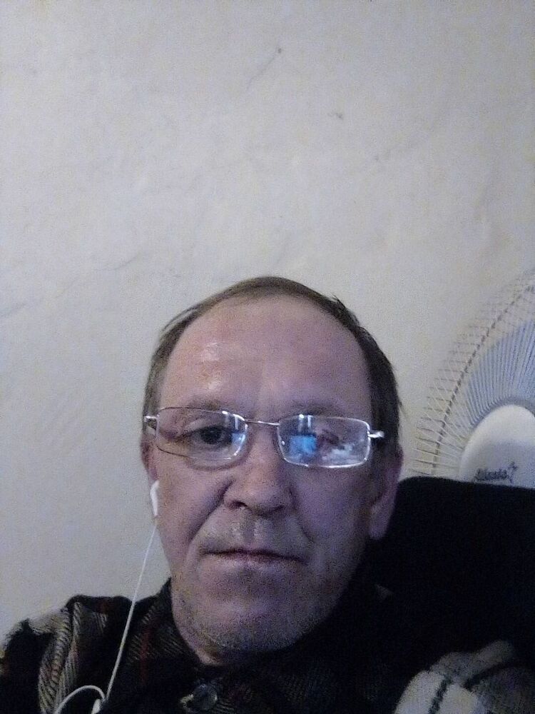  25237496  , 52 ,    