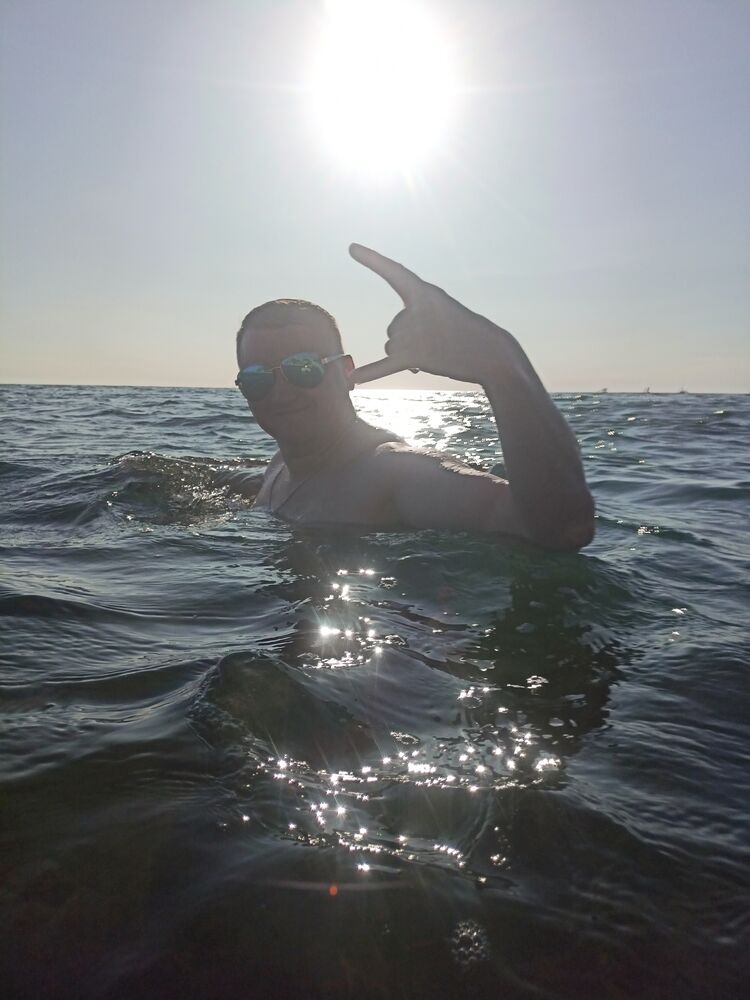  37191616  Andrey, 38 ,    