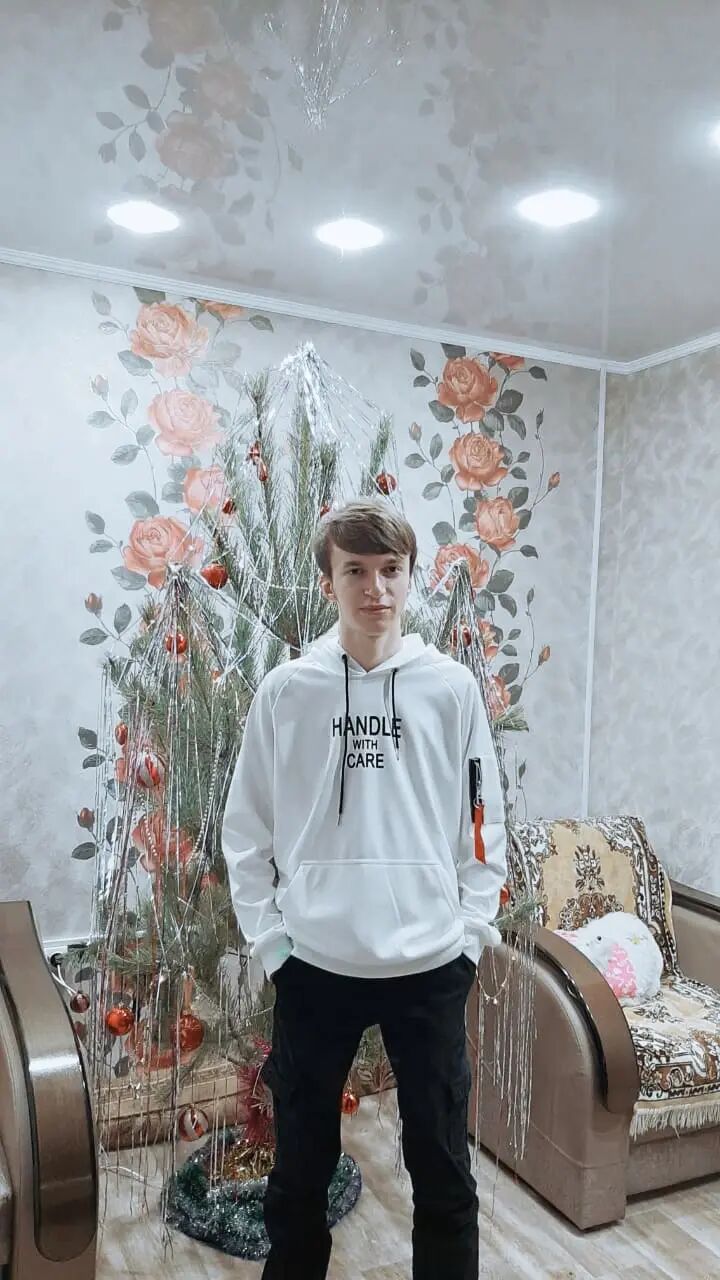  ,   Maxim, 22 ,   ,   