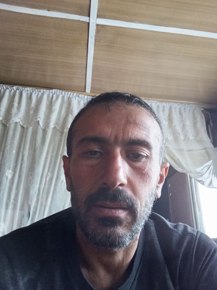  48316576  Artur, 42 ,    