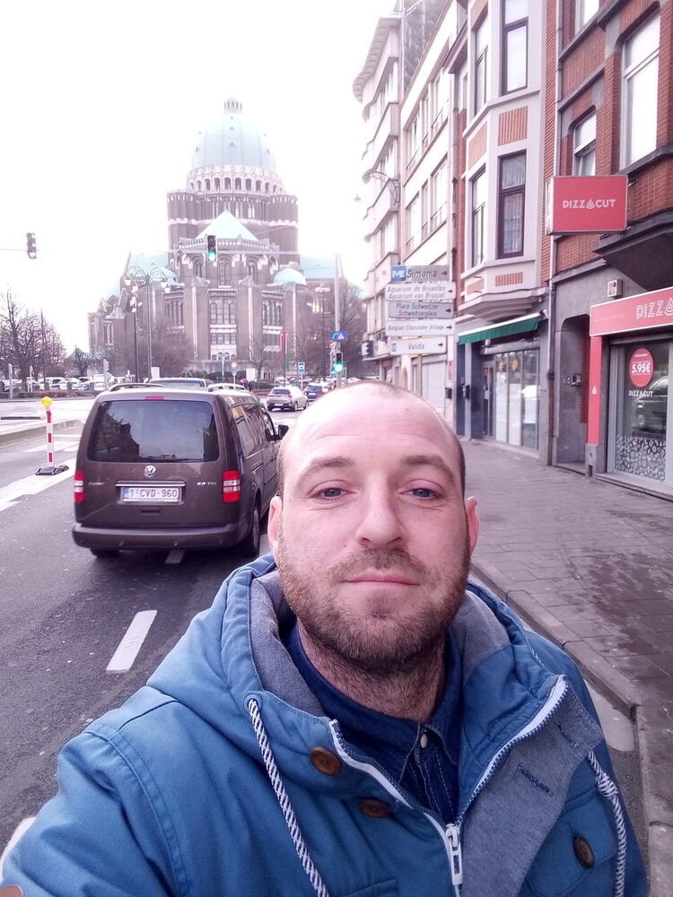  19139296  Pavel, 38 ,    