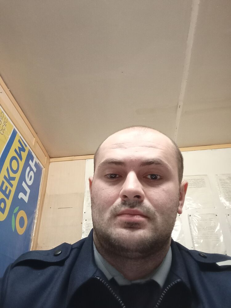  42710856  , 28 ,    