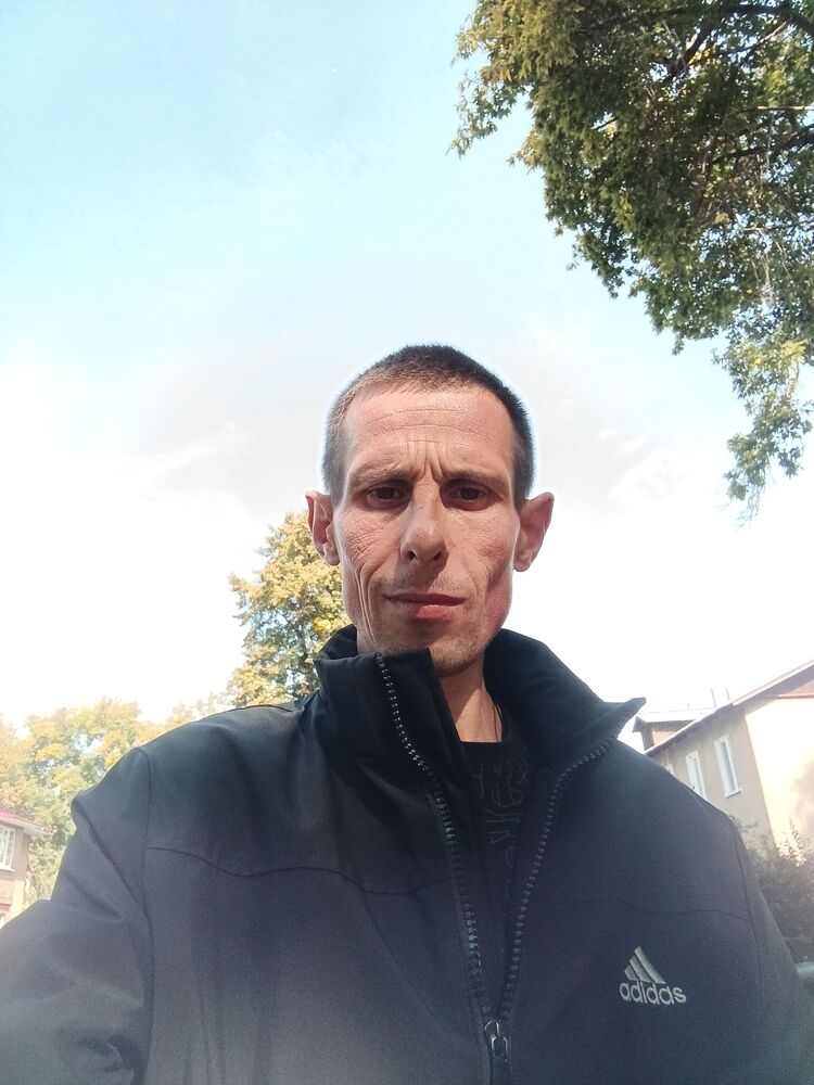  46402616  , 42 ,    