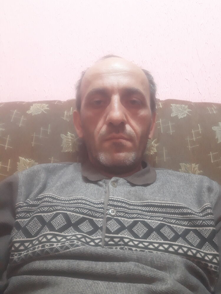  ,   Artur, 43 ,   ,   