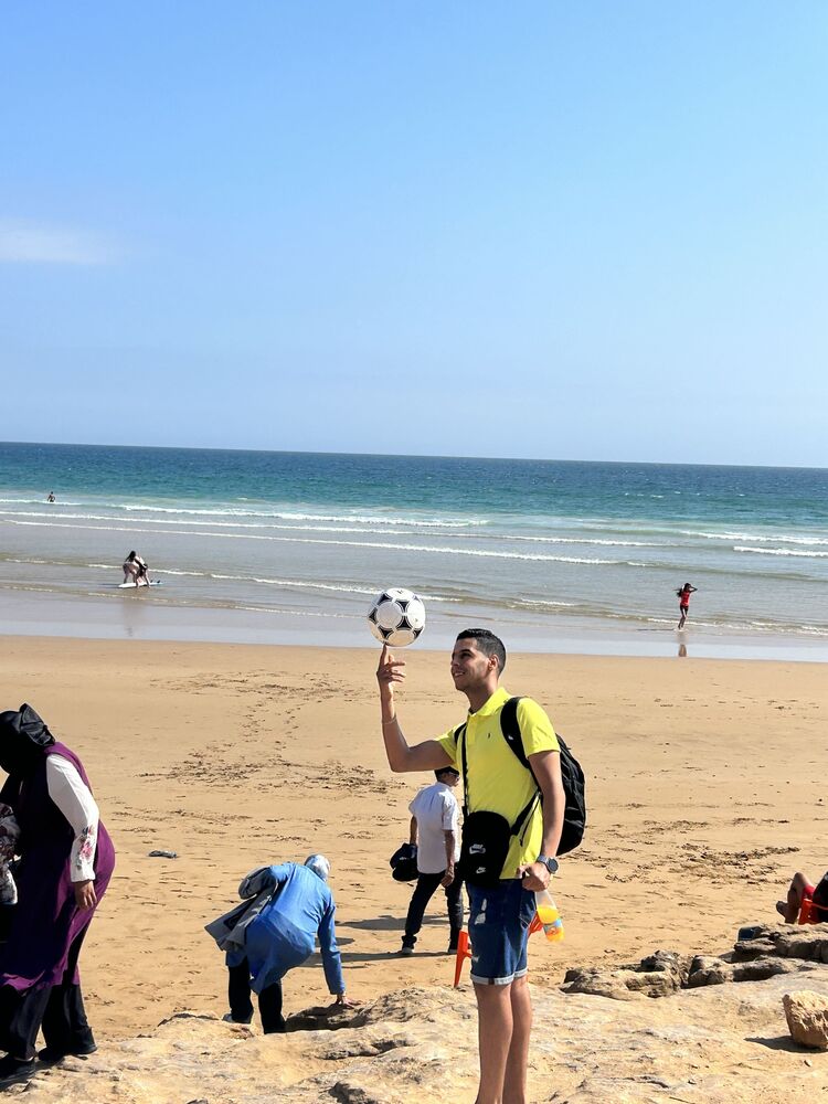 ,   Hicham, 33 ,   ,   