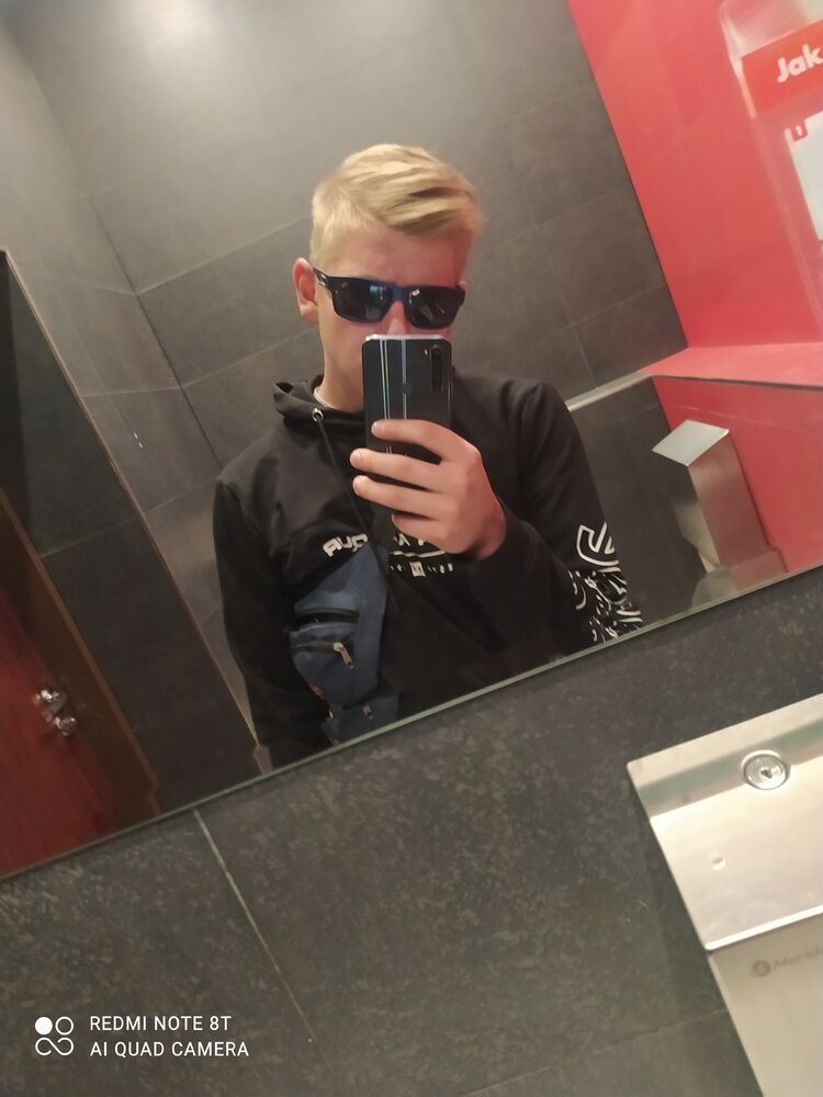  23391436  Viktor, 23 ,    Lubawka
