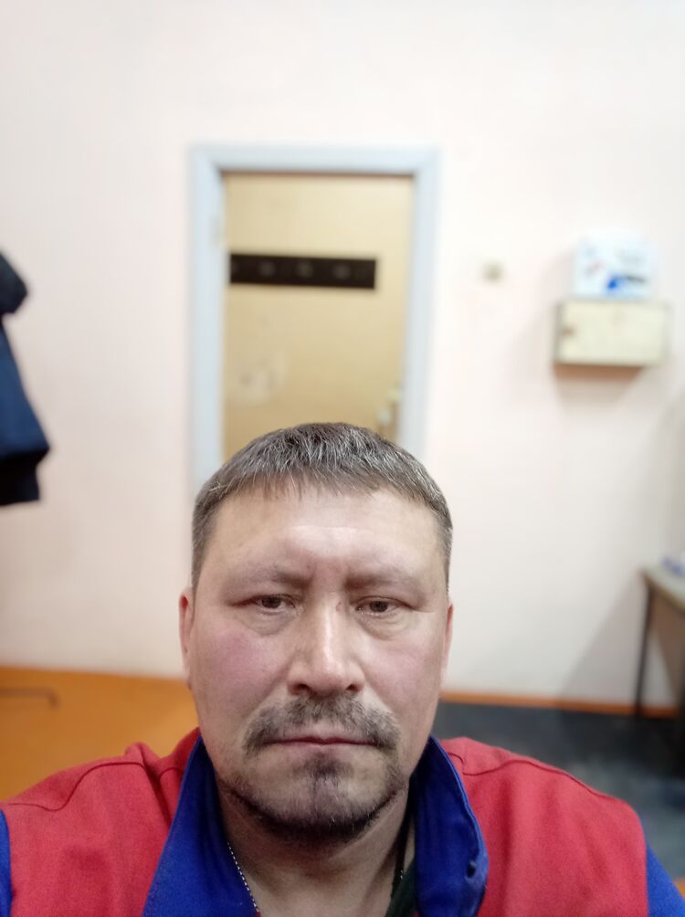  28082046  , 53 ,    