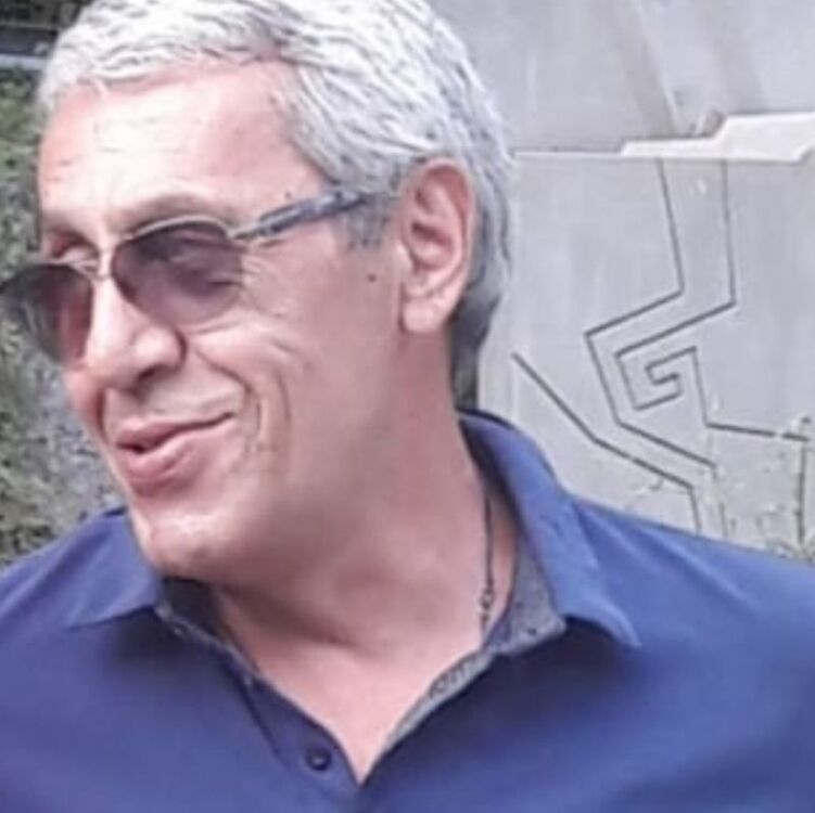  53893576  Mamuka, 55 ,    