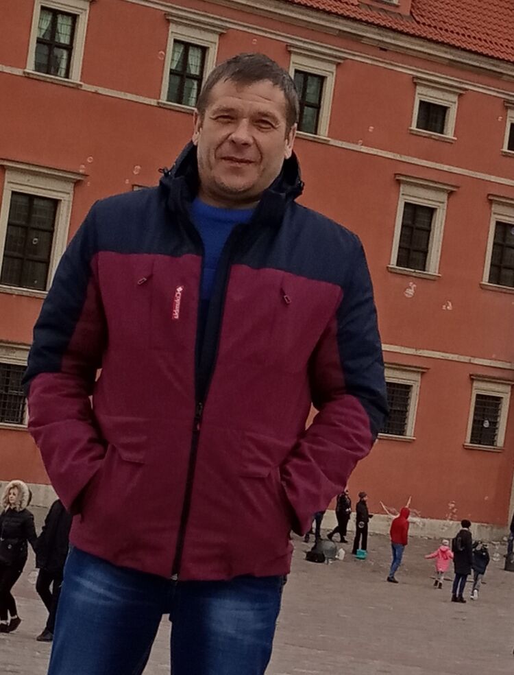  41081466  Andrii, 52 ,    