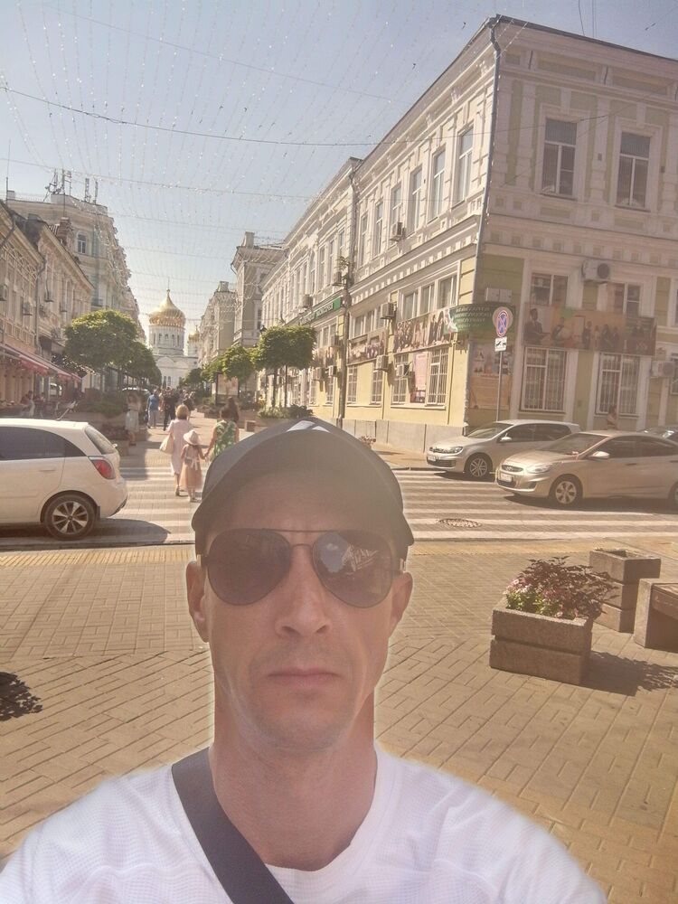  52648246  Slava, 42 ,    