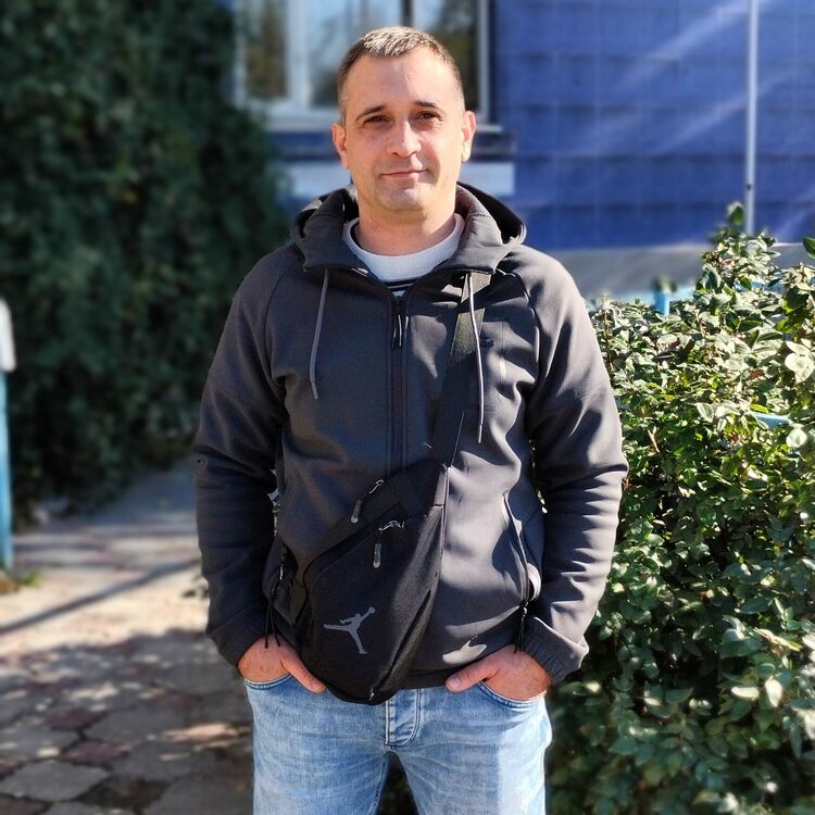  ,   Rik, 39 ,   ,   