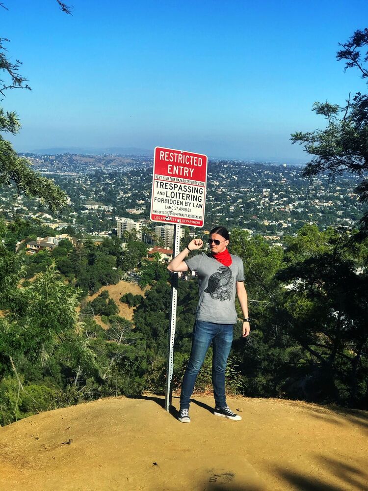  37827246  Philipp, 32 ,    -