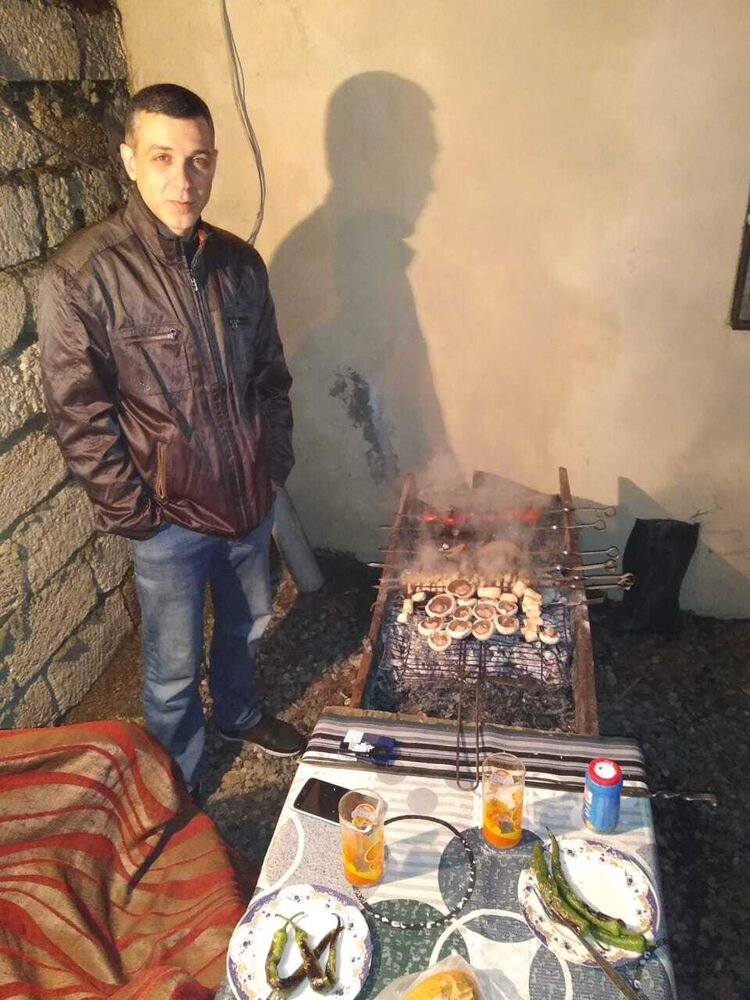  49062726  Anar, 43 ,    
