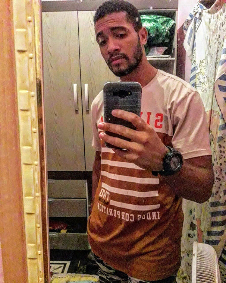  28627576  Giovanny, 25 ,    --