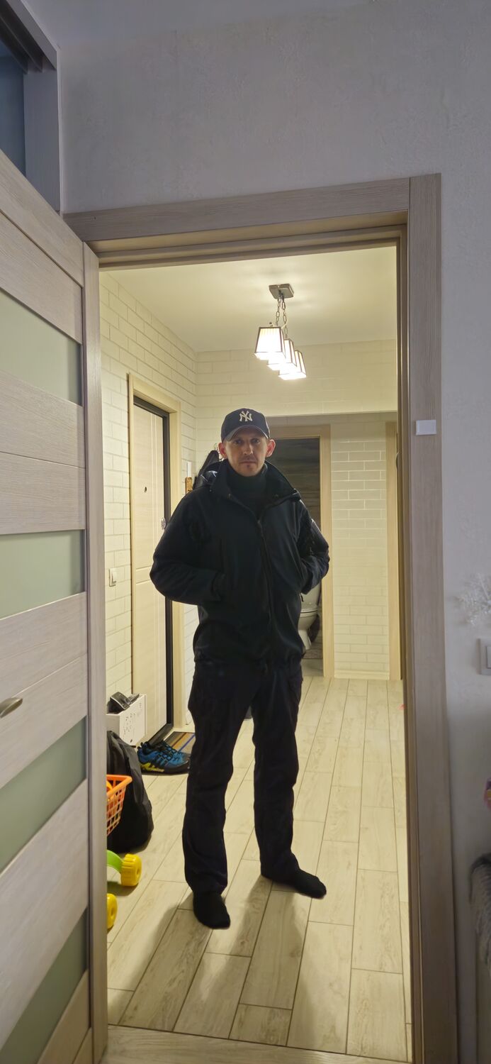  54070996  Siarhei, 36 ,    