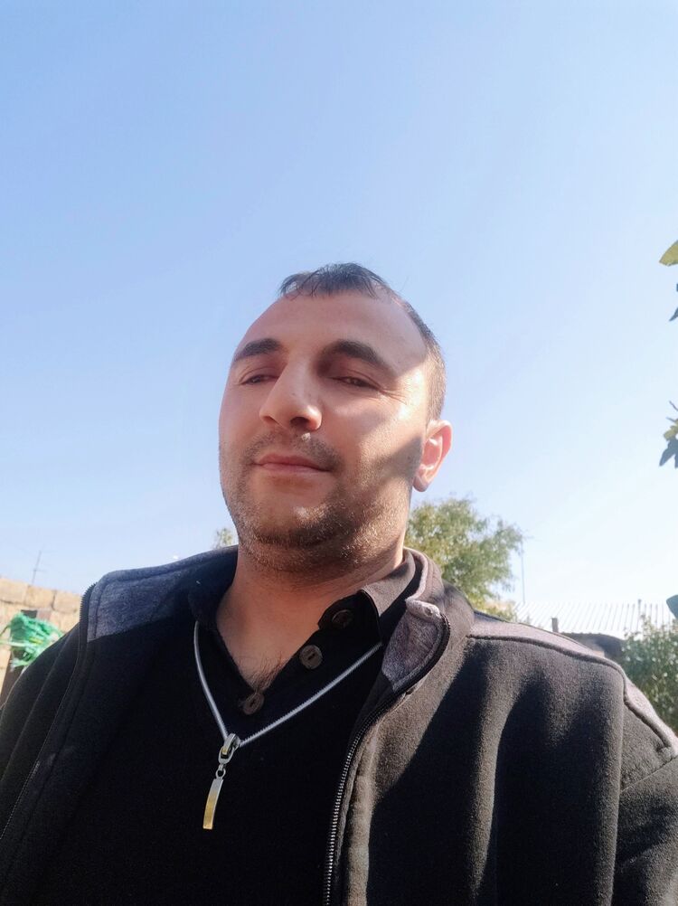  ,   Norayr, 41 ,   ,   