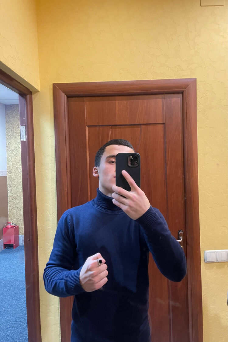  33653956  Azimjon, 24 ,    