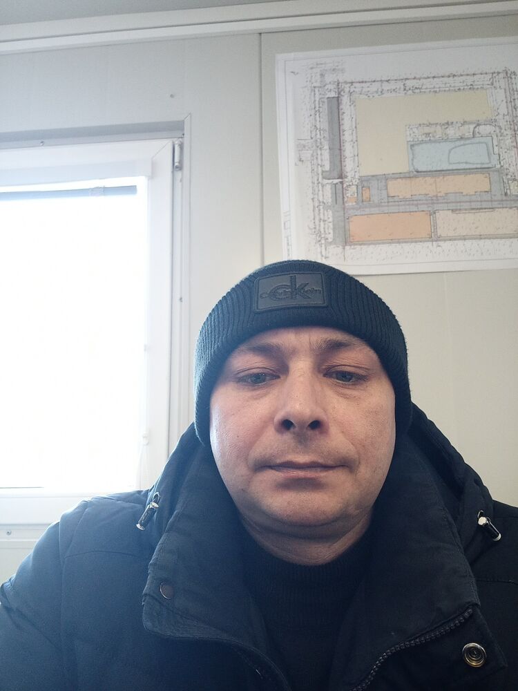  ,   Vladislav, 43 ,   ,   