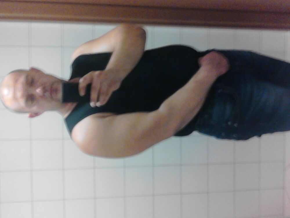  4950846  Zenj, 48 ,    