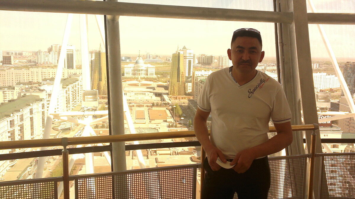  4555056  Duman, 49 ,    