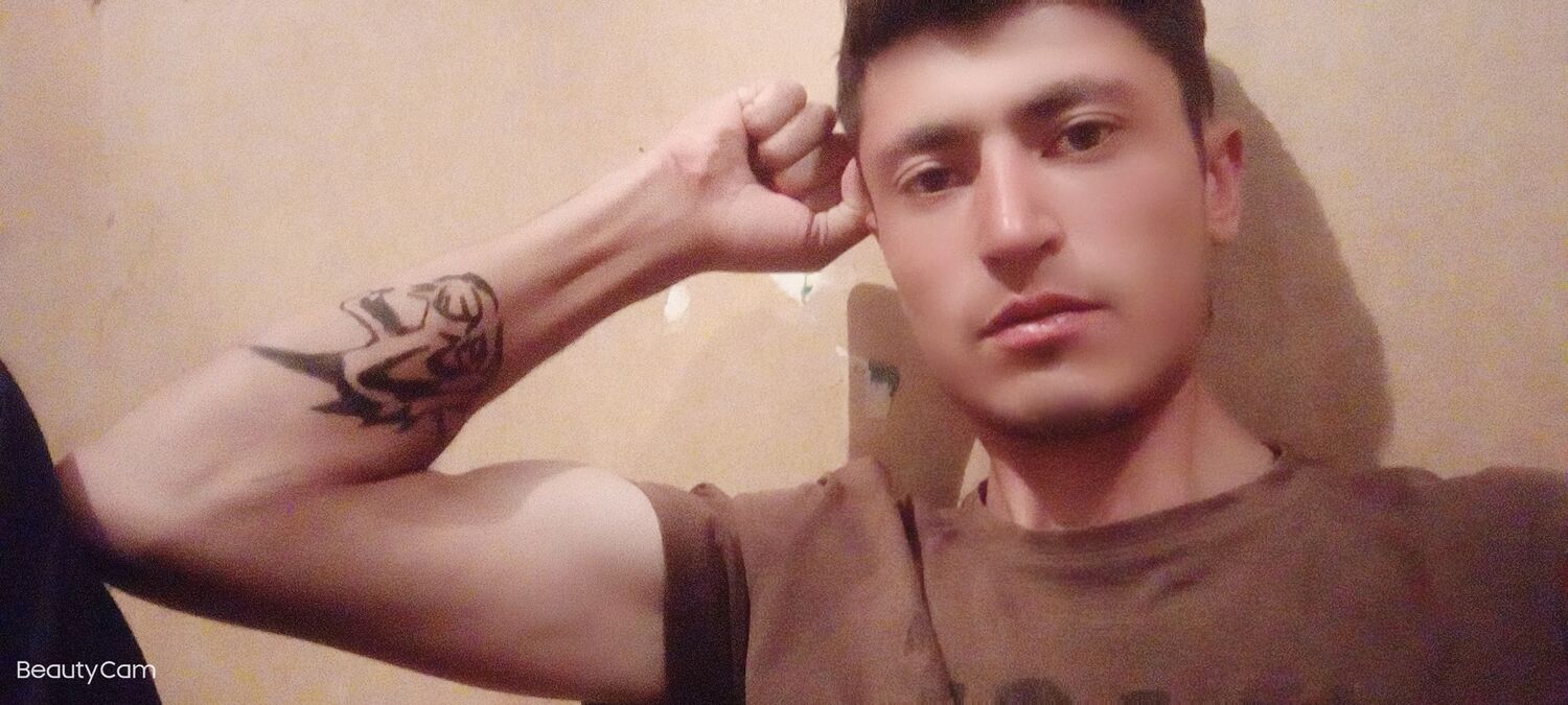  28842486  Alexei, 29 ,    