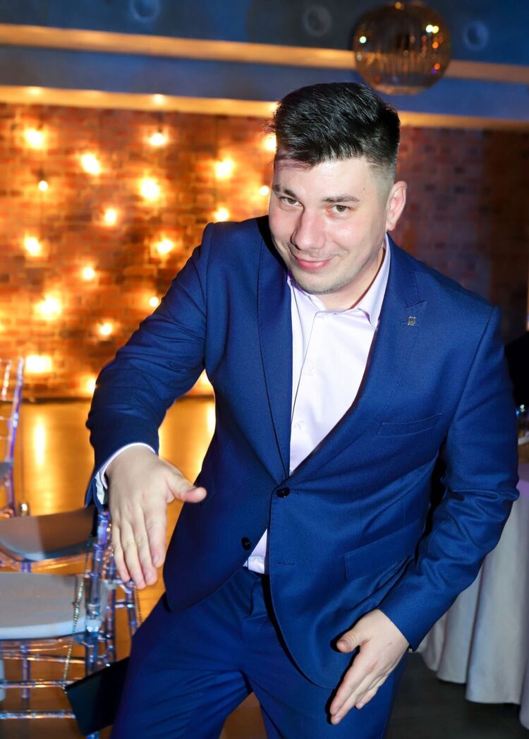  54370216  , 40 ,    -