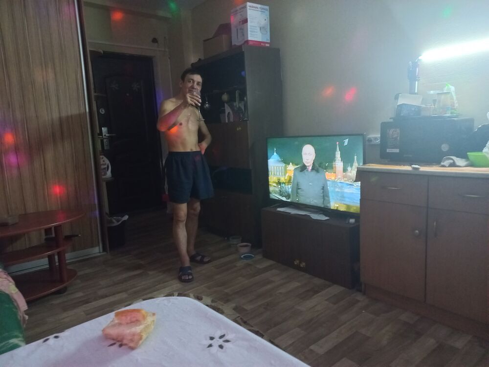  ,   Andrey, 42 ,   c 