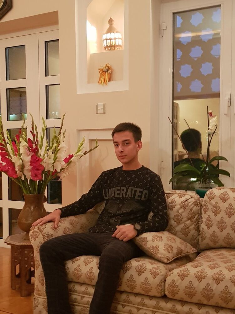  ,   Khan, 26 ,   ,   , c 