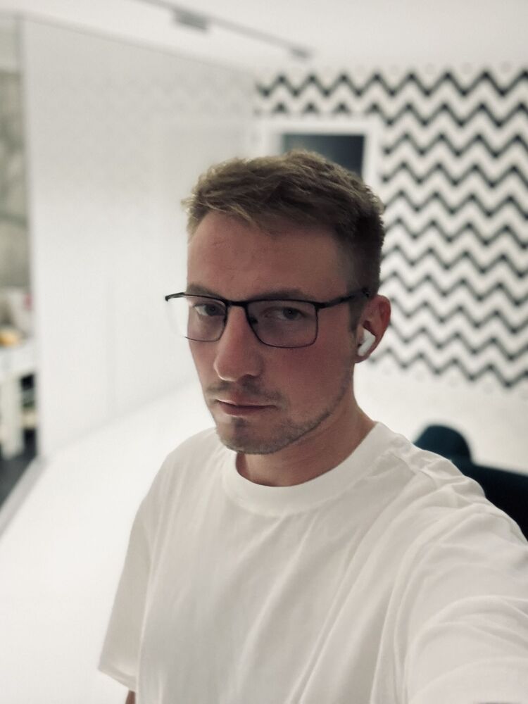  53303146  , 33 ,    