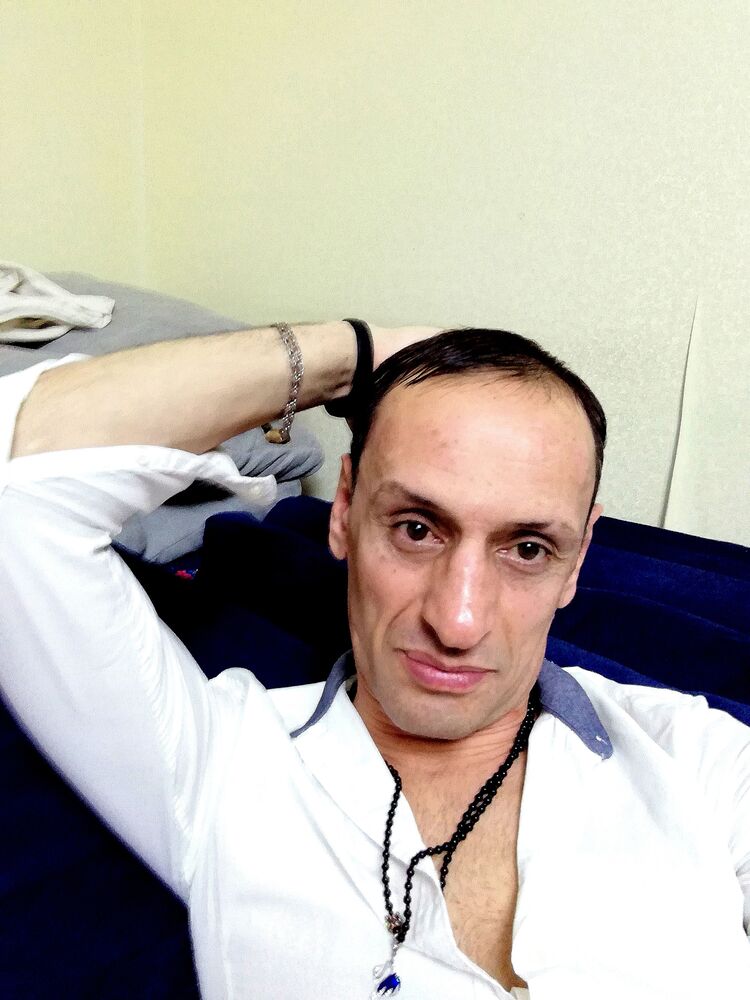  39068416  Gaybi, 47 ,    