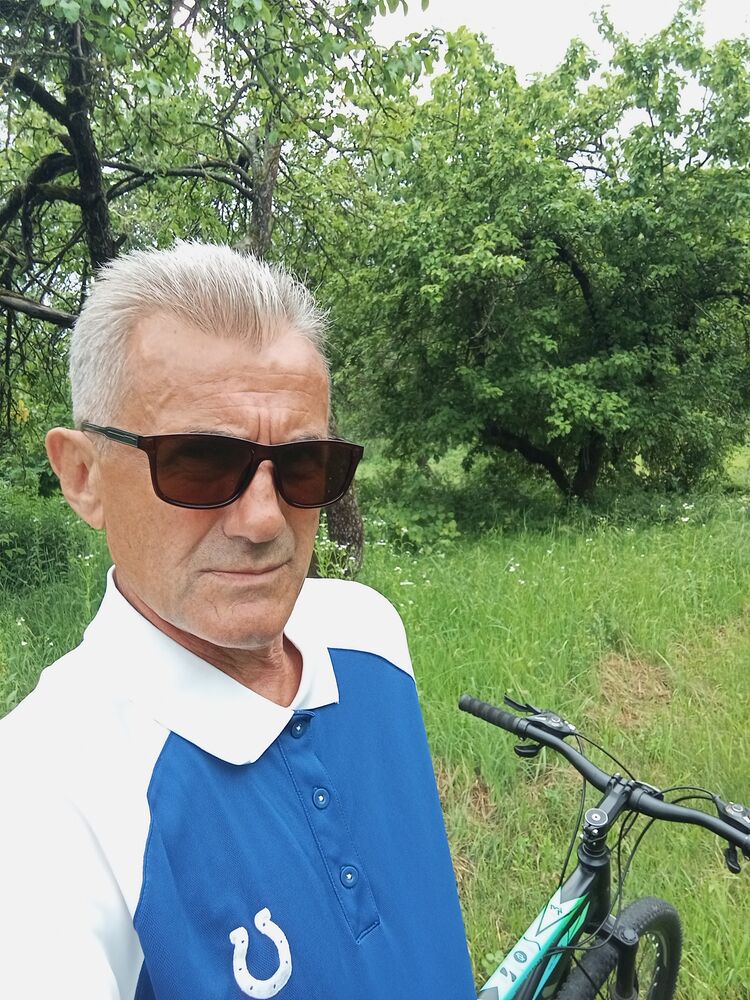  43818986  Vladimir, 65 ,    