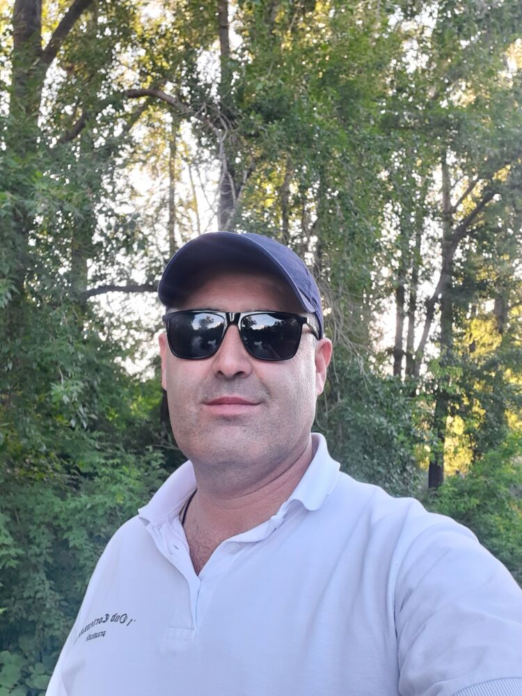  ,   Idris, 44 ,   c 