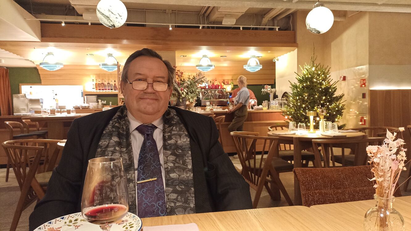  31920816  Andrey, 64 ,    -