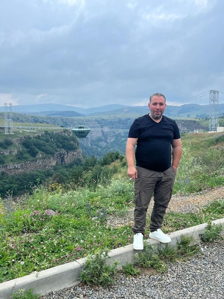  ,   Levan, 43 ,     , c , 