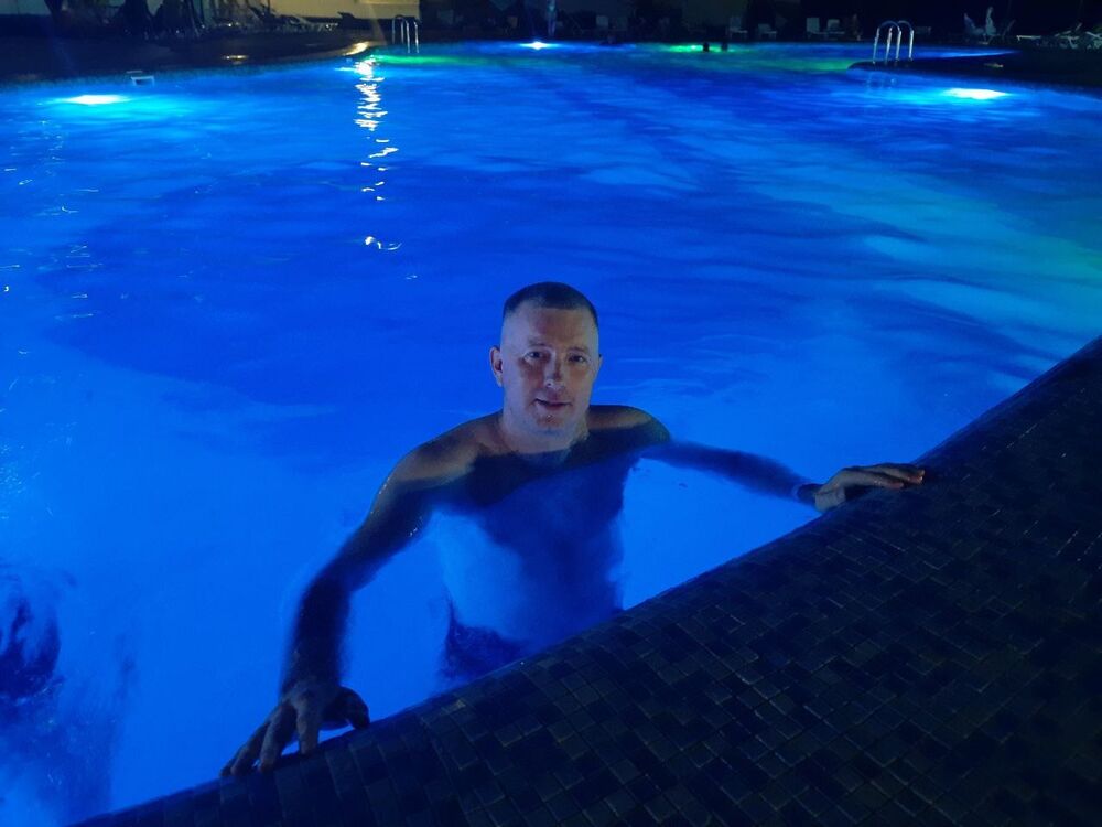  ,   Aleksandr, 37 ,   ,   , c 
