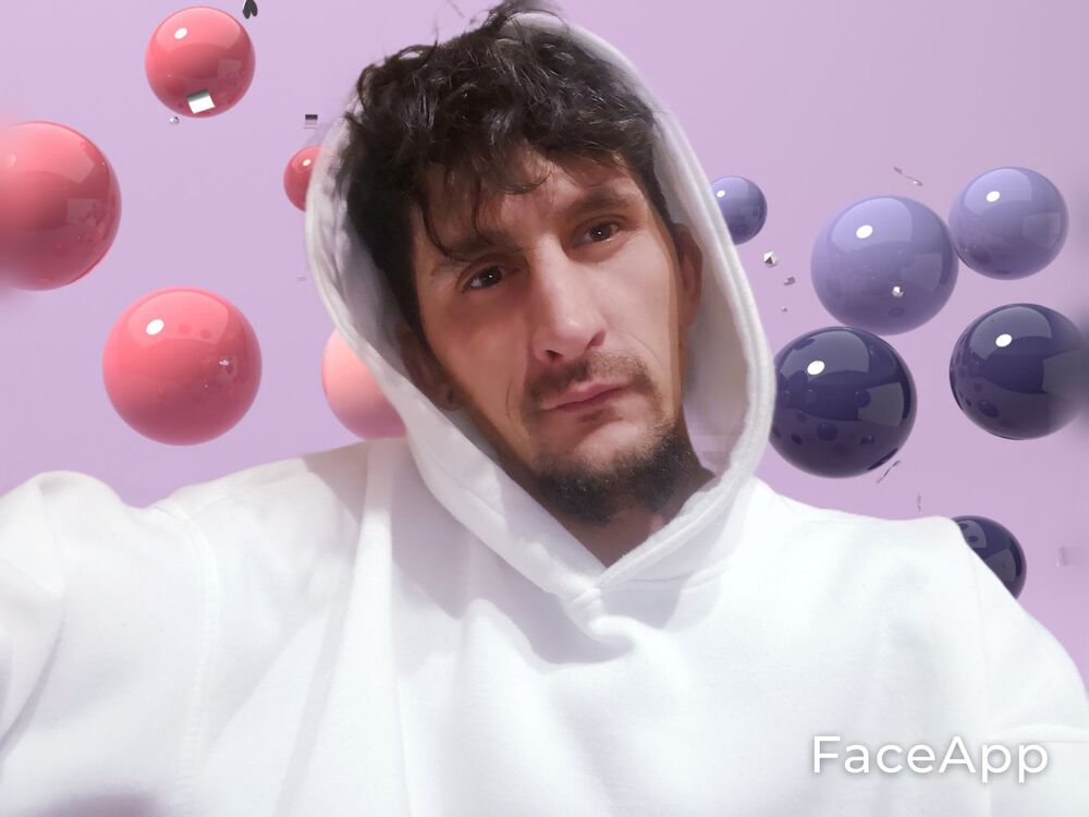  38712956  Stefan, 39 ,    