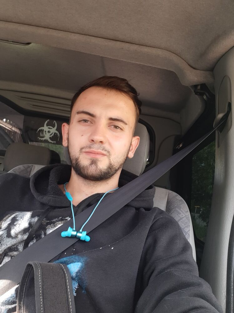  23568846  Angel, 29 ,    
