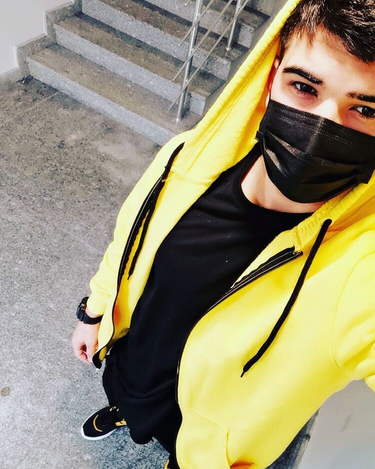  29425486  Mert, 30 ,    