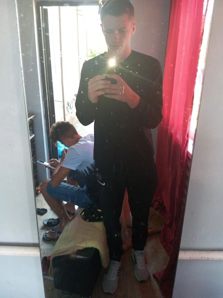  52408056  , 18 ,    --