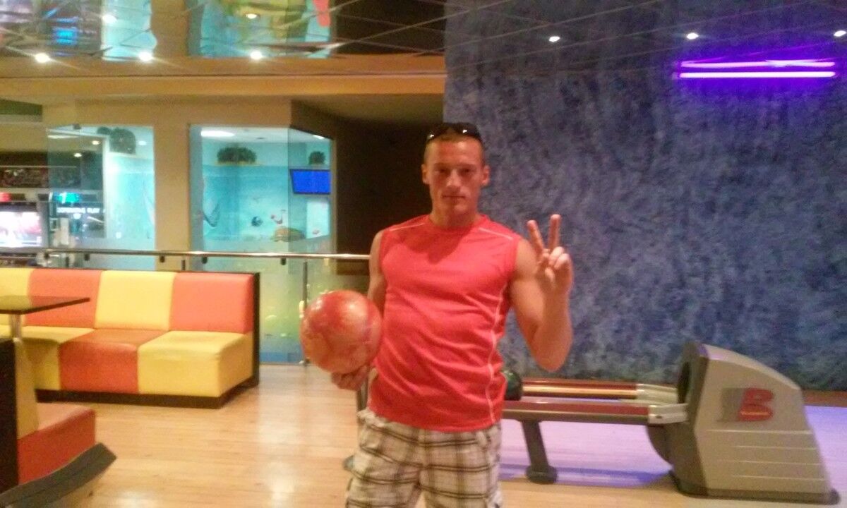  ,   Jevgeni, 39 ,   ,   , c 