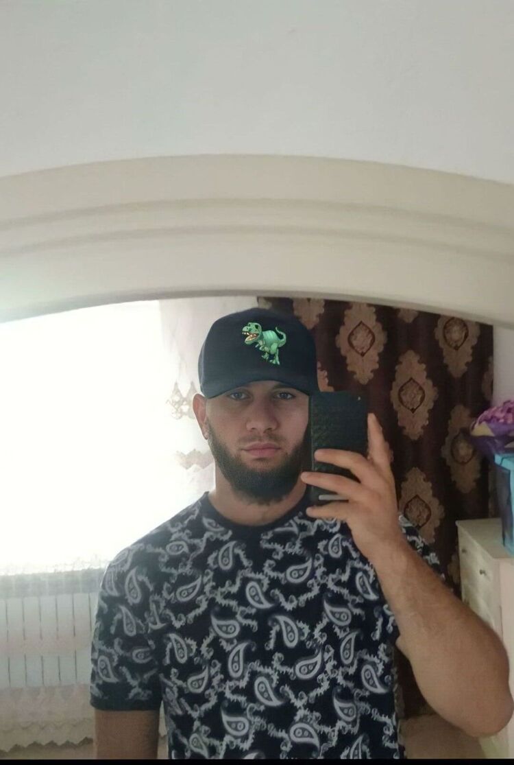  31597076  Boss, 26 ,    