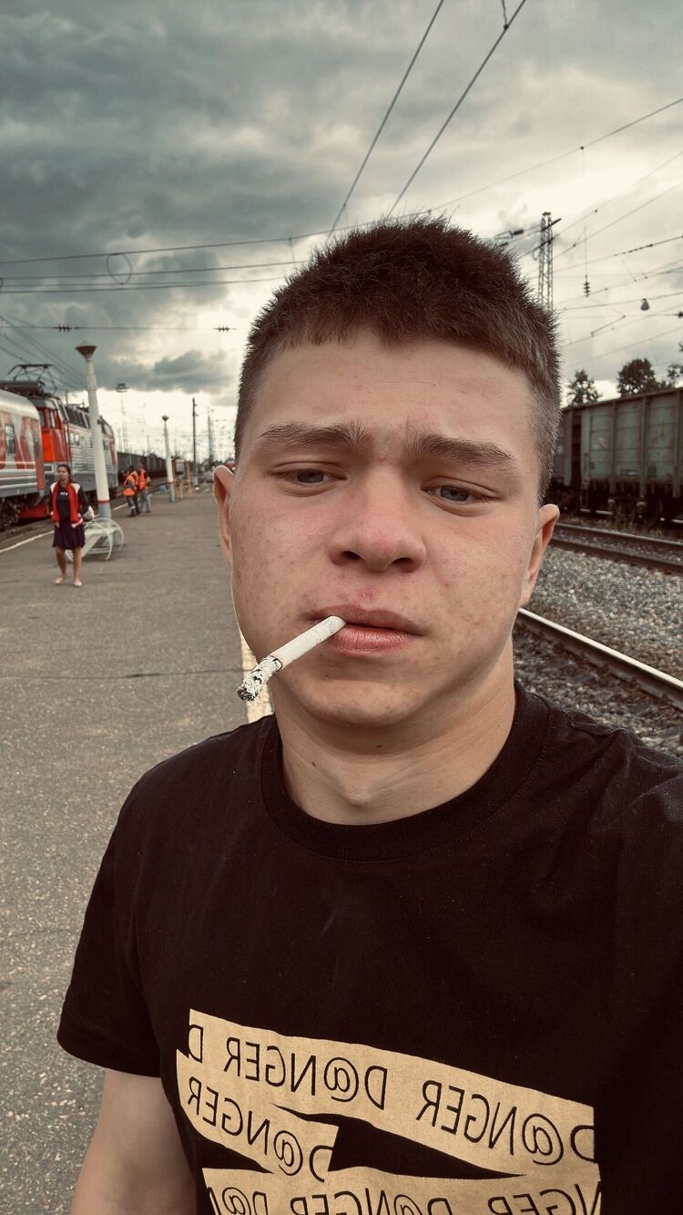  41327046  , 21 ,    