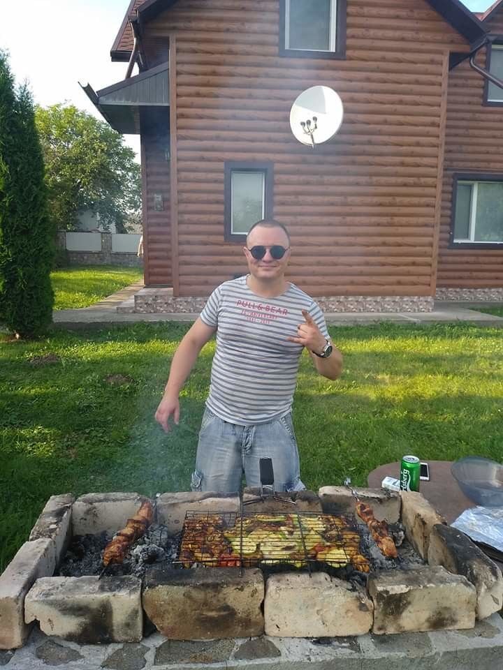  19302996  Stas, 42 ,    -