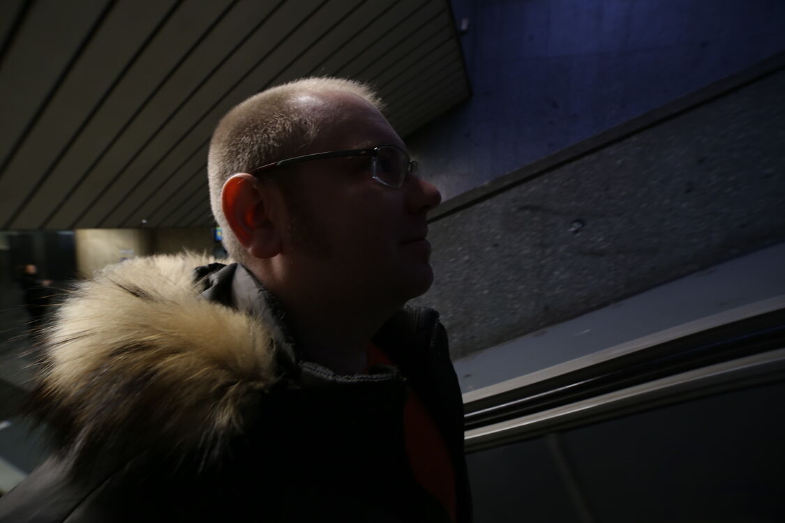  43237546  Dmitry Mour, 38 ,    