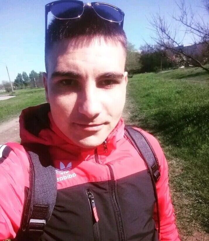  44758526  Aleksej, 28 ,    