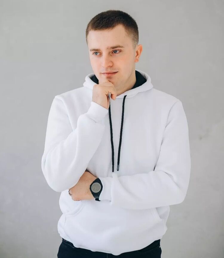  42106246  Andriy, 25 ,    