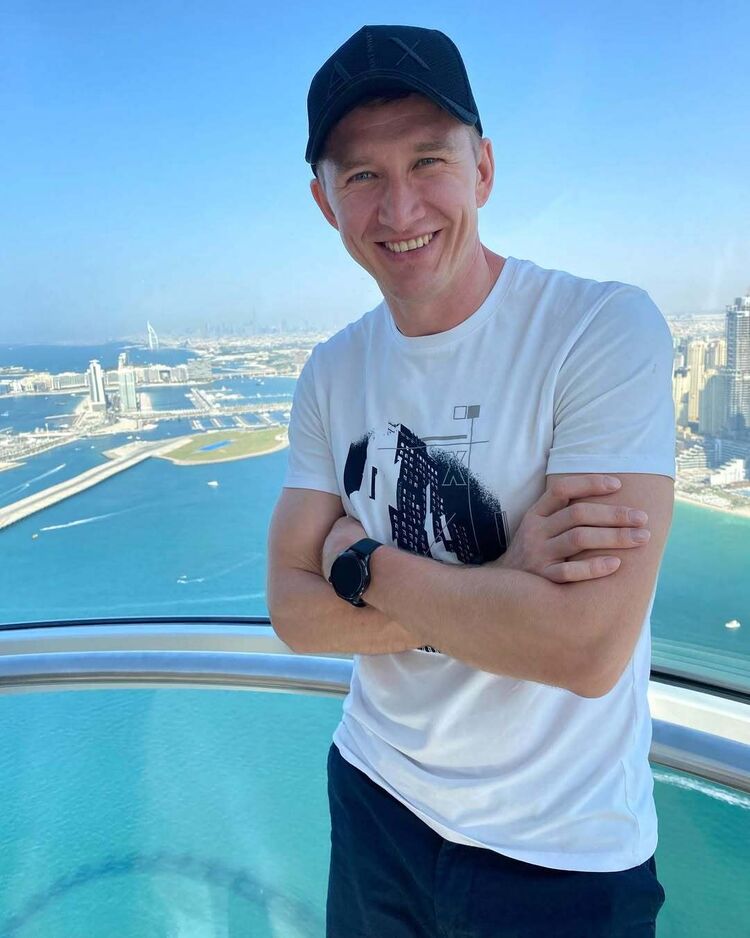  53783726  , 37 ,    -