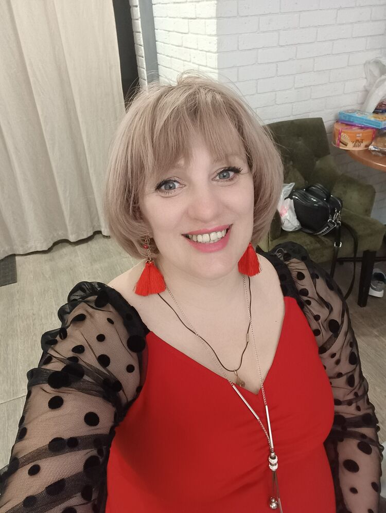  ,   Lina, 41 ,  